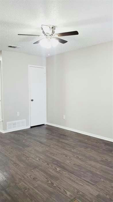 Building Photo - 209 Roberts Cir