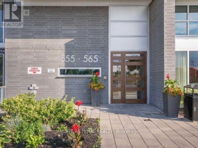 Photo du bâtiment - 555 Wilson Ave