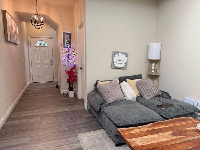 Building Photo - 4586 Tulipan Way