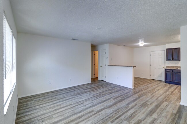 Foto del edificio - 5345 Laurel Pl