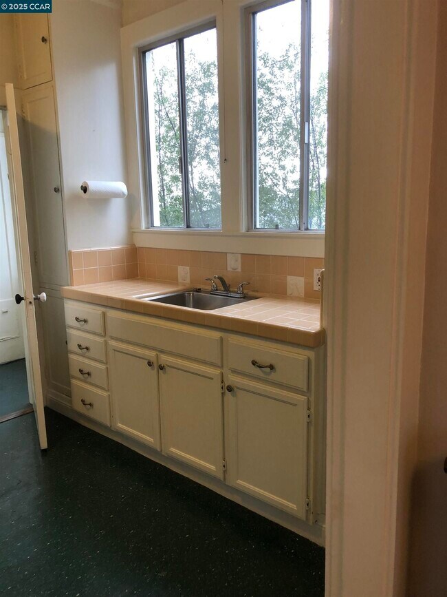 Building Photo - 4003 Park Blvd