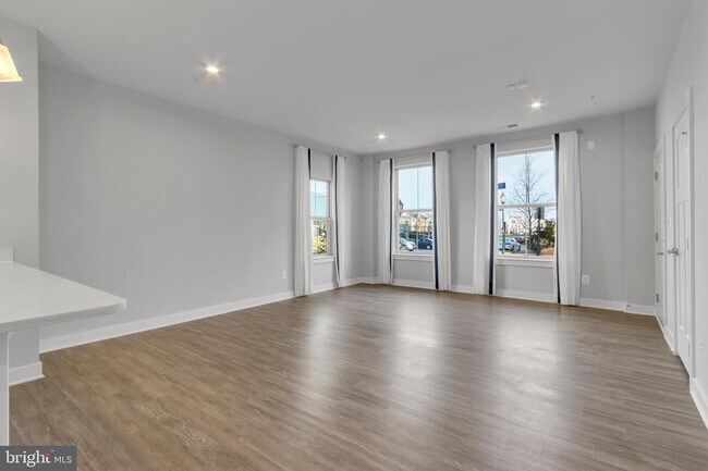 Foto del edificio - 42587 Burbank Terrace