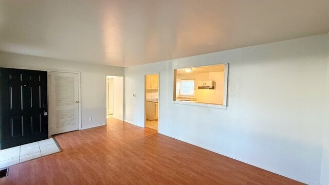 Building Photo - WESTSIDE - 3 BEDROOM RANCH HOME AVAILABLE NOW!