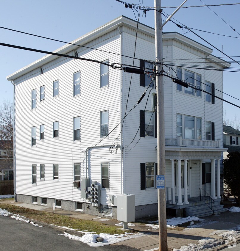 Building Photo - 63 Robinson Ave
