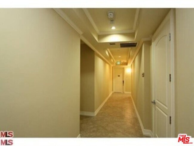 Foto del edificio - 8612 Burton Way