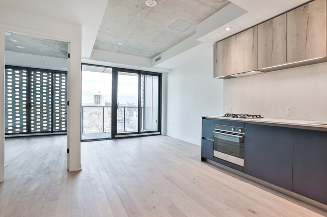 GREAT LIGHT THROUGHOUT - 2625 Dundas St W