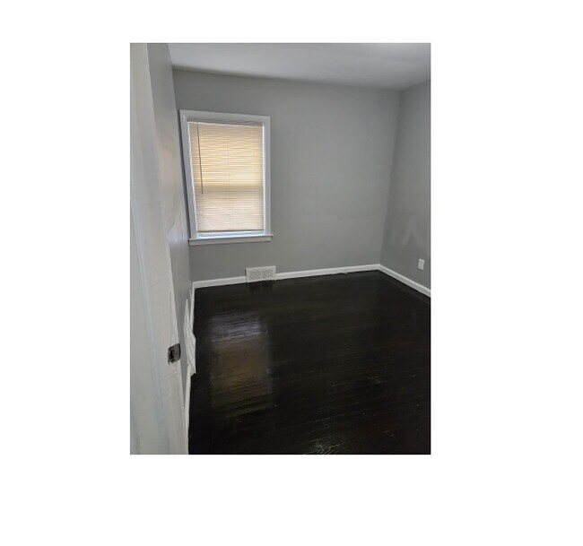 Foto del edificio - 16572 Beaverland St
