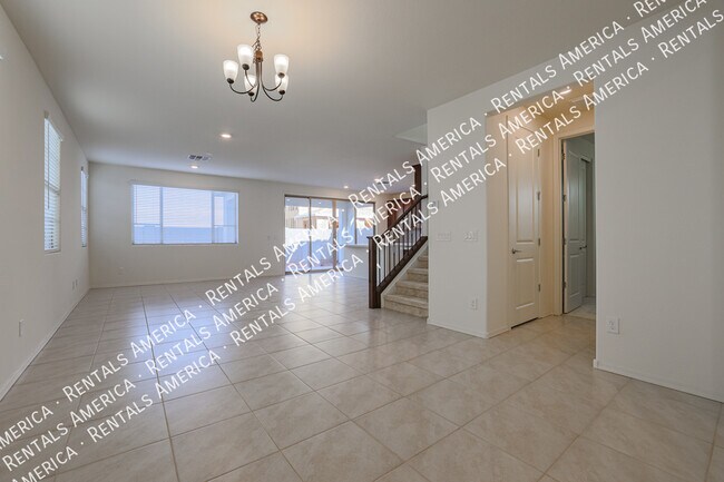 Building Photo - $500 off first months rent!Resort Style Li...