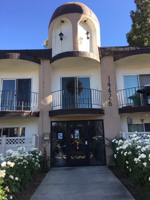 Foto principal - 14426 Addison St