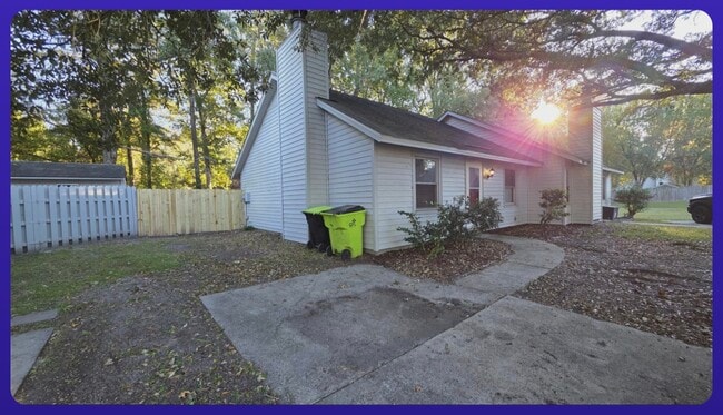Foto del edificio - 1501 Dartmouth Ln