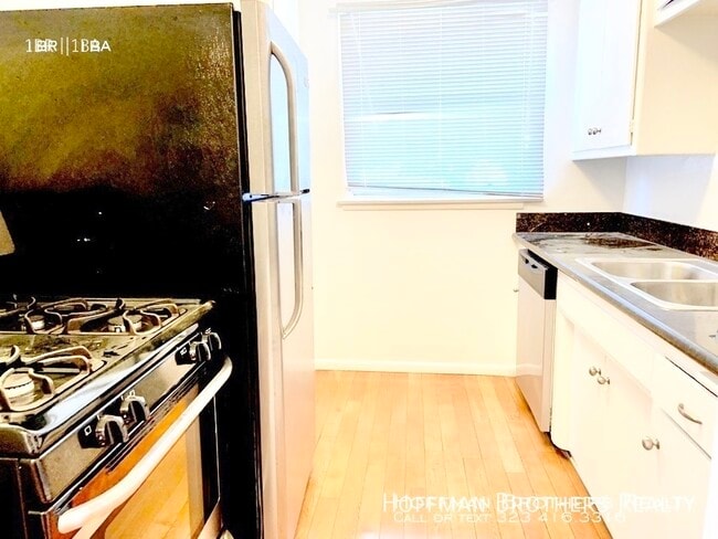 Foto del edificio - 2001 Beachwood Dr