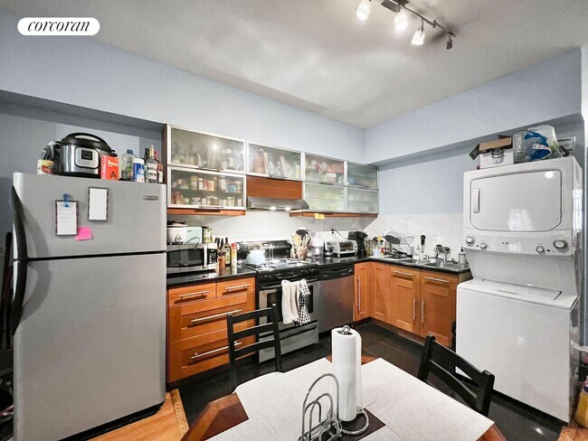 Building Photo - 521 W 158th St