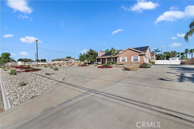 Foto del edificio - 17888 Roberts Rd