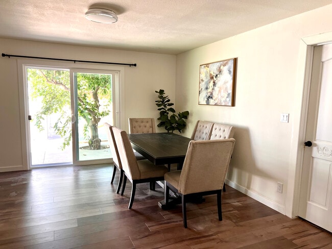 Foto del edificio - 6901 Fallbrook Ave