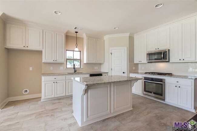 Building Photo - 10365 Grand Plaza Dr