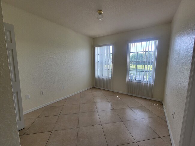 Building Photo - 2109 Belmont Ln