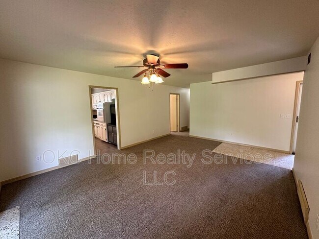 Building Photo - 2809 SW 77th St