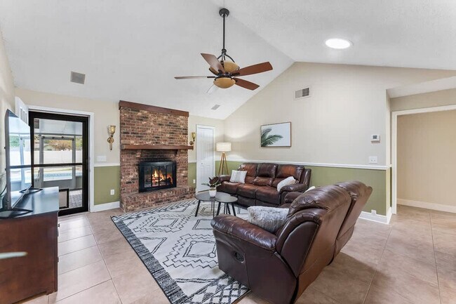 Foto del edificio - 4791 Lackawanna Ln