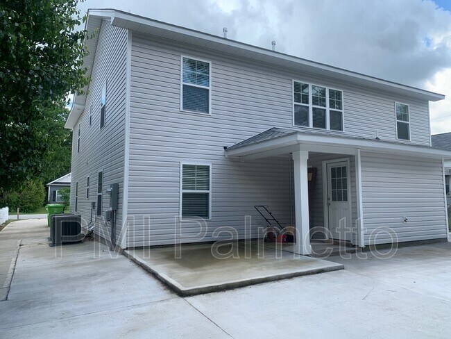 Building Photo - 829 Ohio St