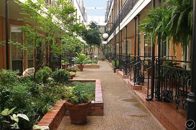 Lush courtyards in a New Orleans style - 3208 Cole Ave Apartment