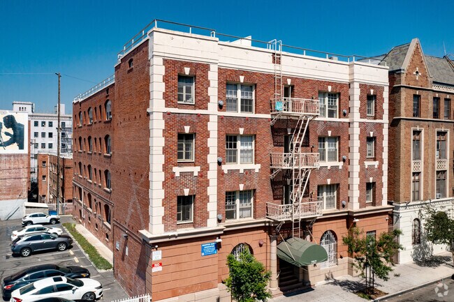 757 S Mariposa Ave. los Ángeles, CA, 90005-2063 - Lee Manor Apartments
