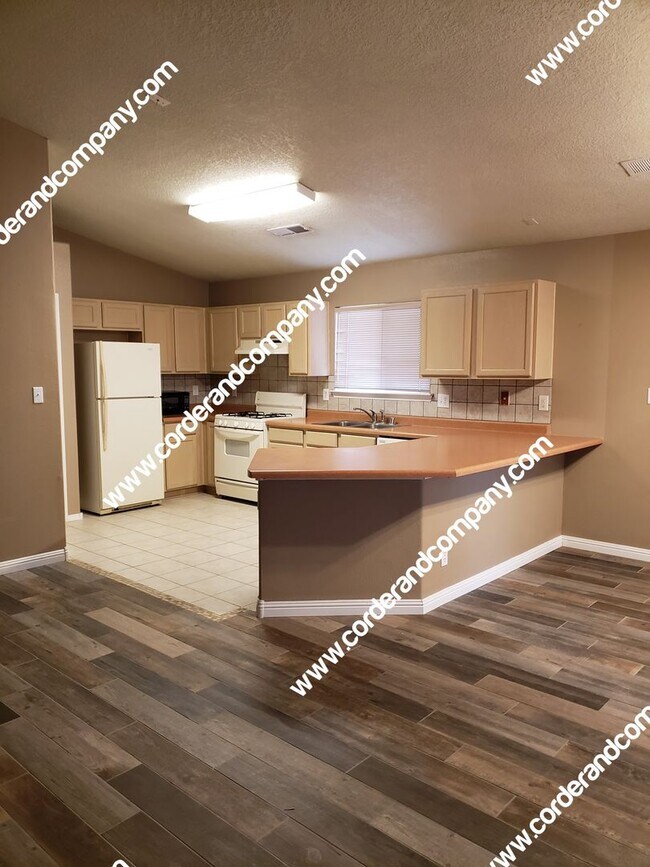 Foto del edificio - Dashing 3 Bedroom, 2 Bathroom, 2 Car Garag...