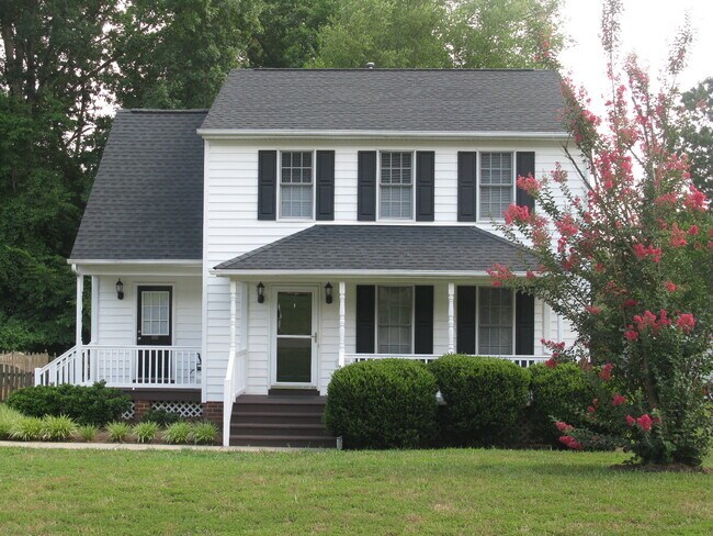 Foto del edificio - 6151 Rosemary Dr