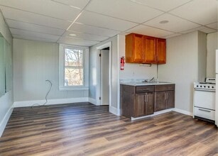 Building Photo - 119 Pine Ave