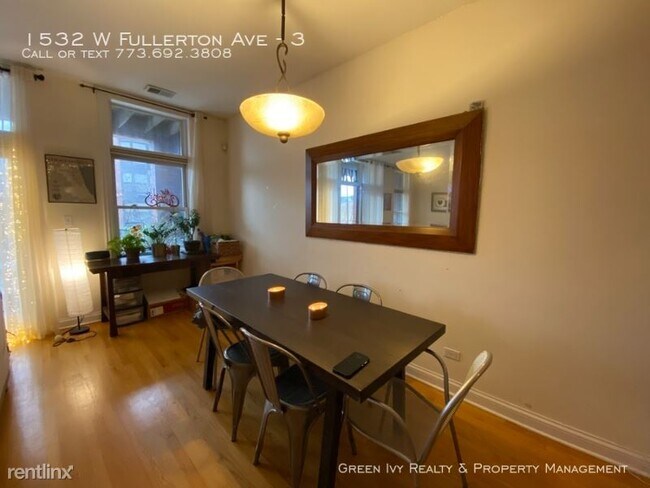 Foto del edificio - 1532 W Fullerton Ave