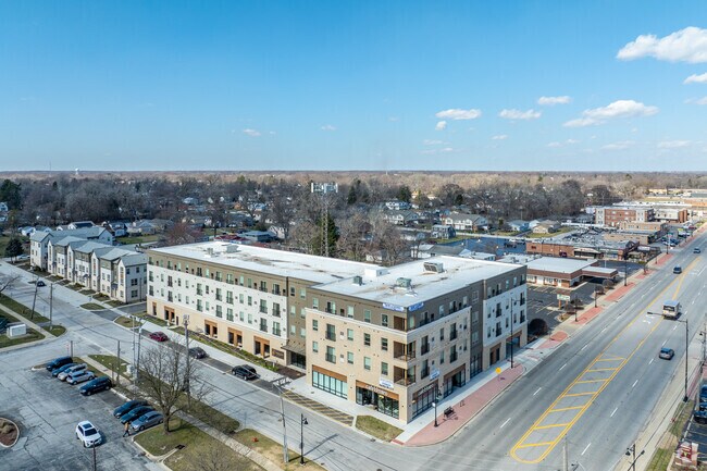 Contexto - One Fifty Seven Oak Forest