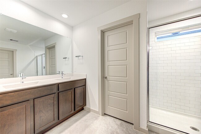 Foto del edificio - 2831 Kennet Manor Dr