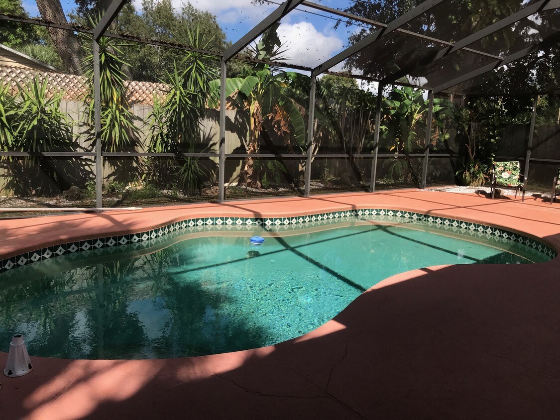 Primary Photo - 1339 Royal Palm Dr S