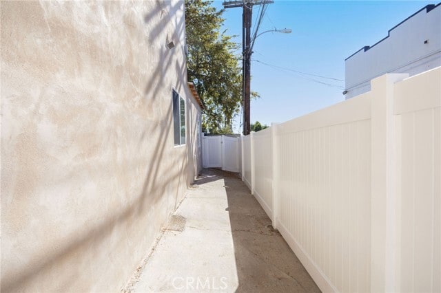 Foto del edificio - 1375 N Mentor Ave