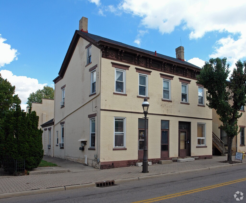 Building Photo - 122-128 W Benson St