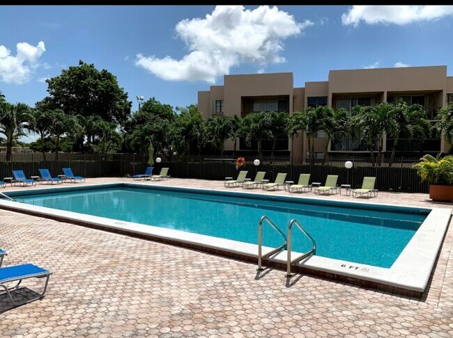 Foto del edificio - 10855 SW 112th Ave
