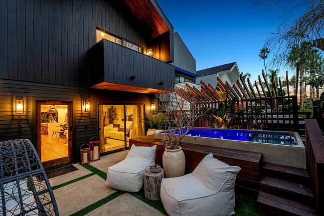 Building Photo - Ultra luxury fully furnished 3 bedroom, 2.5 bathroom. Gustavo Lopez AMSi