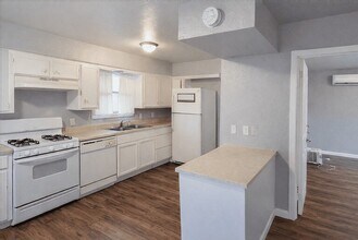 Building Photo - 511 W Cleveland St