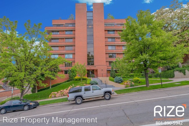 Foto del edificio - 2 br, 2 bath House - 141 E 2nd Ave #701