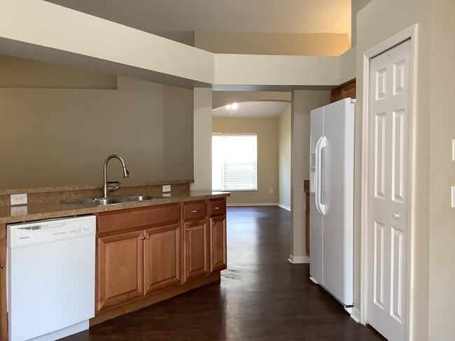 Building Photo - 9312 Hidden Water Cir