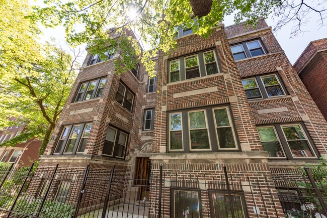 Building Photo - 1535 W Addison St