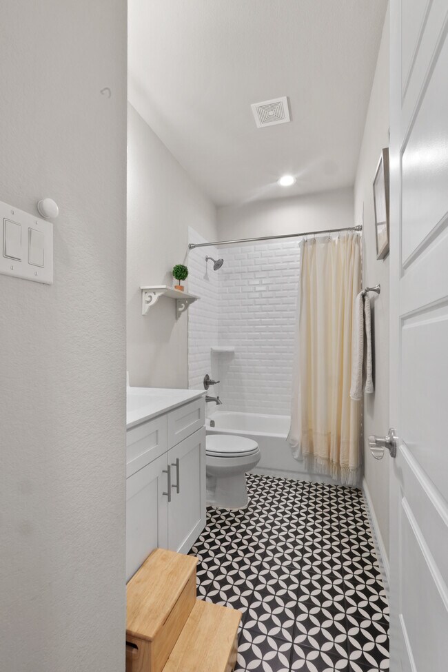 Foto del edificio - 1437 Lakeview Dr
