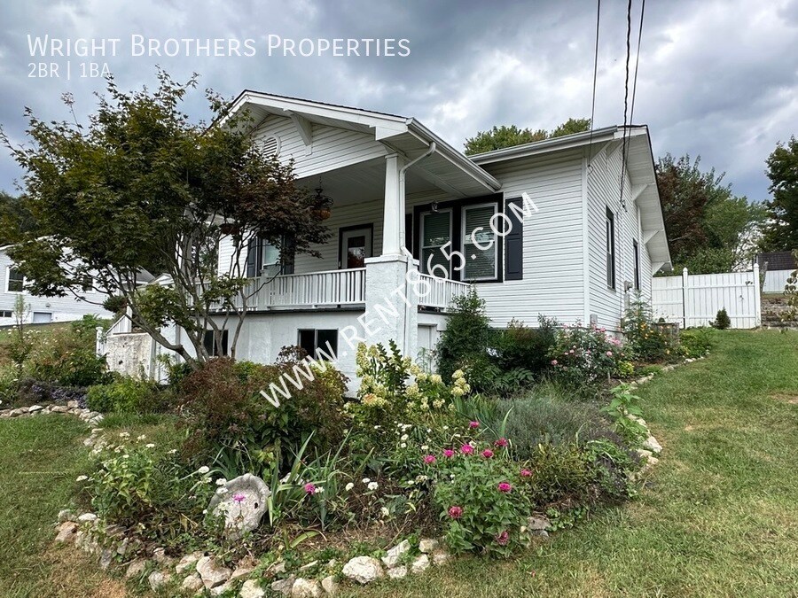 Primary Photo - 2525 Bernhurst Dr