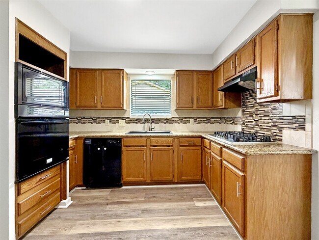 Foto del edificio - 1710 Laurel Springs Ln