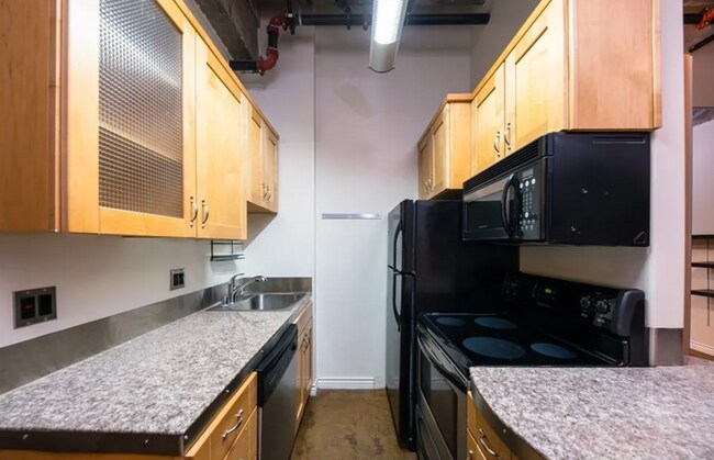 Foto del edificio - 312 W 5th St