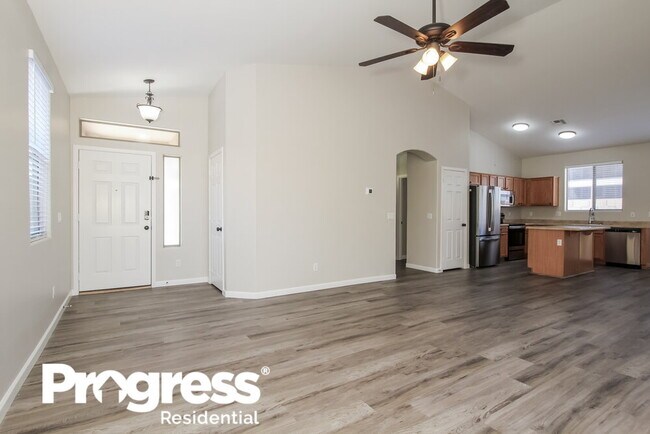 Building Photo - 9038 W Villa Maria Dr