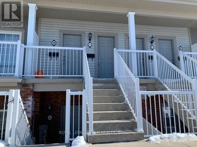 Photo du bâtiment - 100 Artesa Private