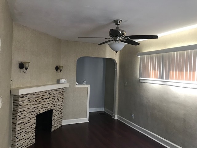 Espacio de sala de estar - 984 Rondel Rd