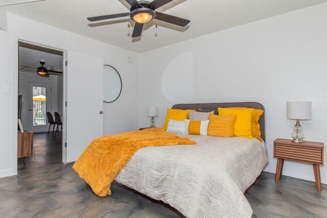 Interior Photo - 32 Arcadia