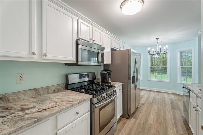 Foto del edificio - 6640 Autumn Hills Dr