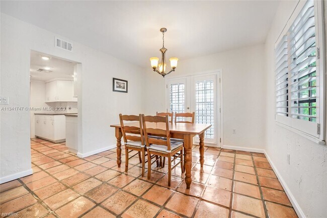 Building Photo - 3 br, 2.5 bath Condo - 437 Santander Ave A...